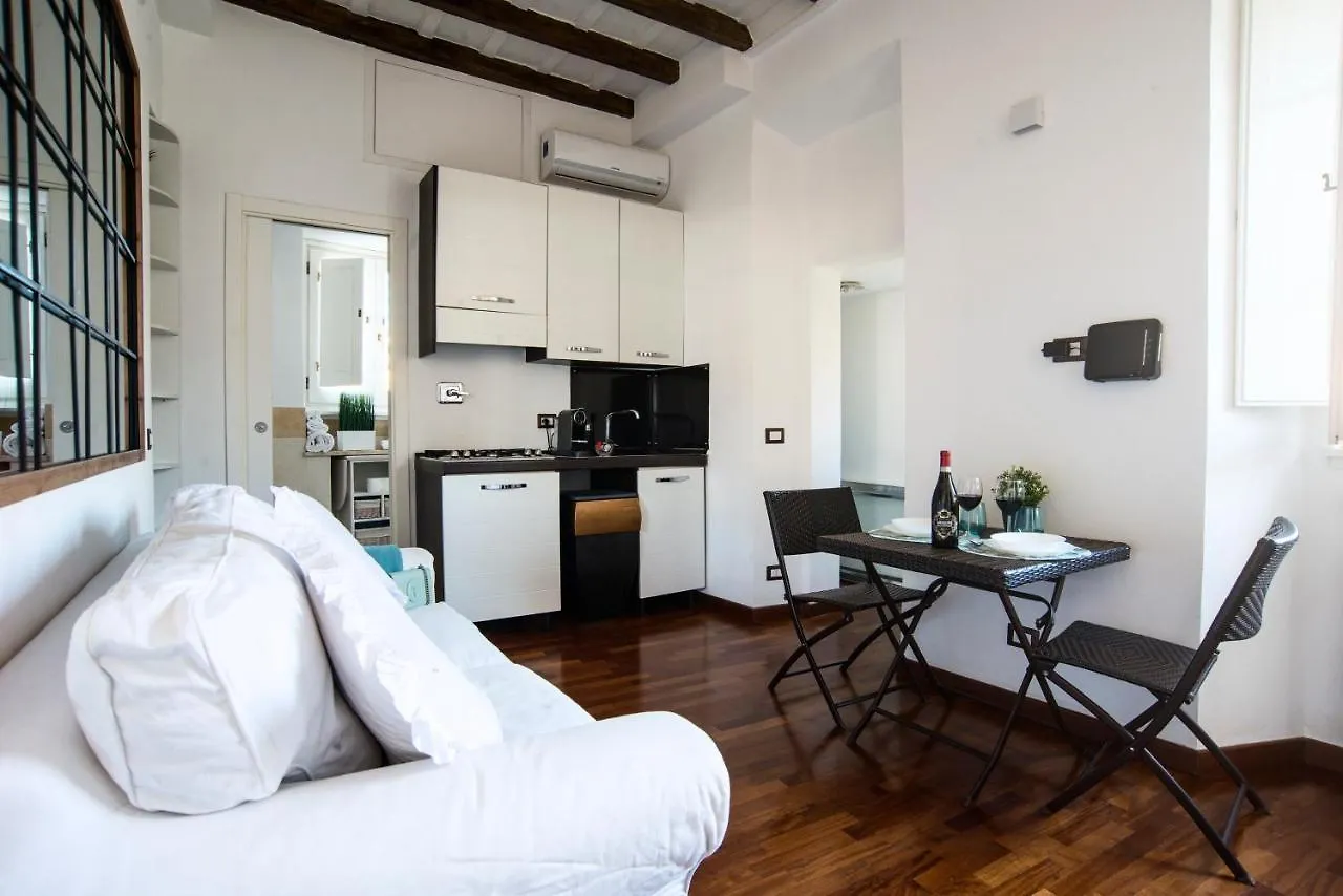 Navona New Charme Art Apartament Rome Apartment