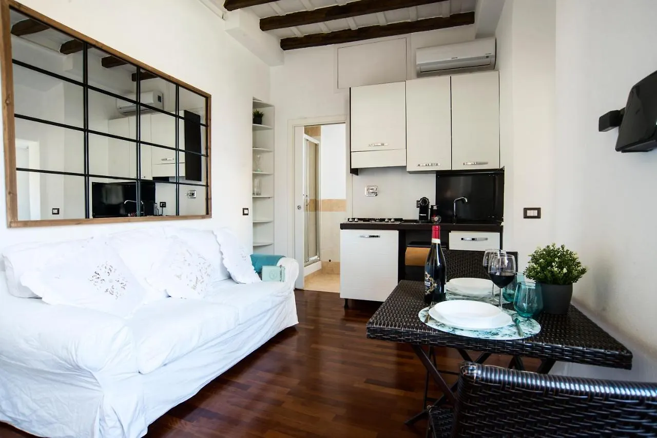 Navona New Charme Art Apartament Rome Italy